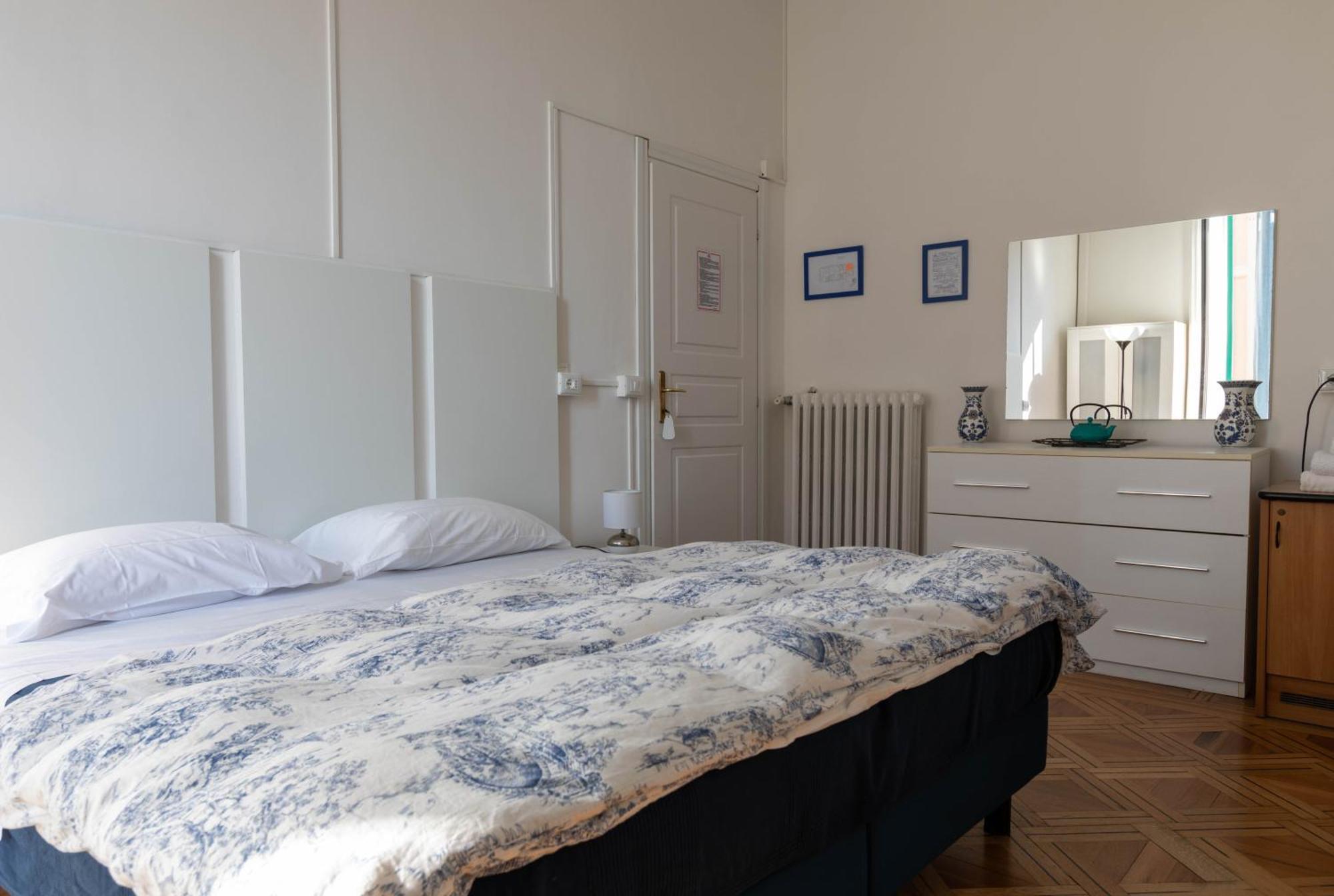 Olympia Hotel Genoa Bagian luar foto